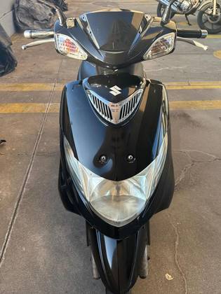 SUZUKI BURGMAN 125 AUTOMATIC SUZUKI BURGMAN 125 AUTOMATIC